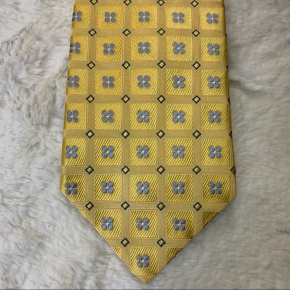 Hart Schaffner Marx 100% Silk Necktie Yellow Lt. Blue - Picture 3 of 4